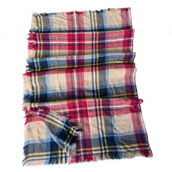 Oversized Plaid Blanket Scarf in 100% Acrylic Tartan Plaid Fringe Shawl Knit - Picture 2 of 4